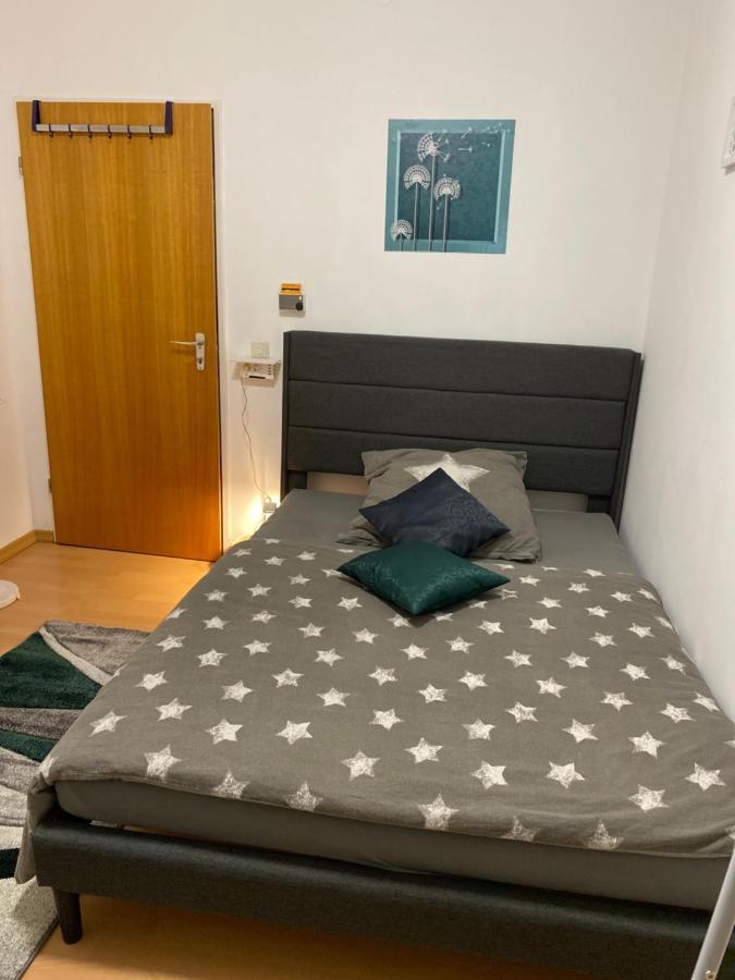Katalin Kovacs Apartment Frechen Bagian luar foto